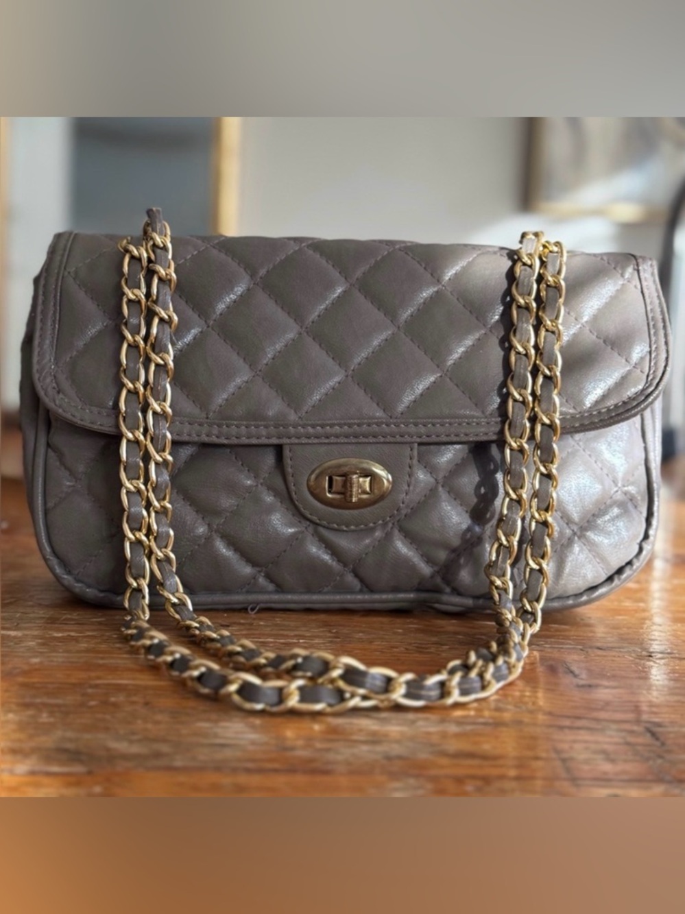 Vintage Quilted Faux Leather Chain Taupe Gray Crossbody Purse Gold Turn Lock